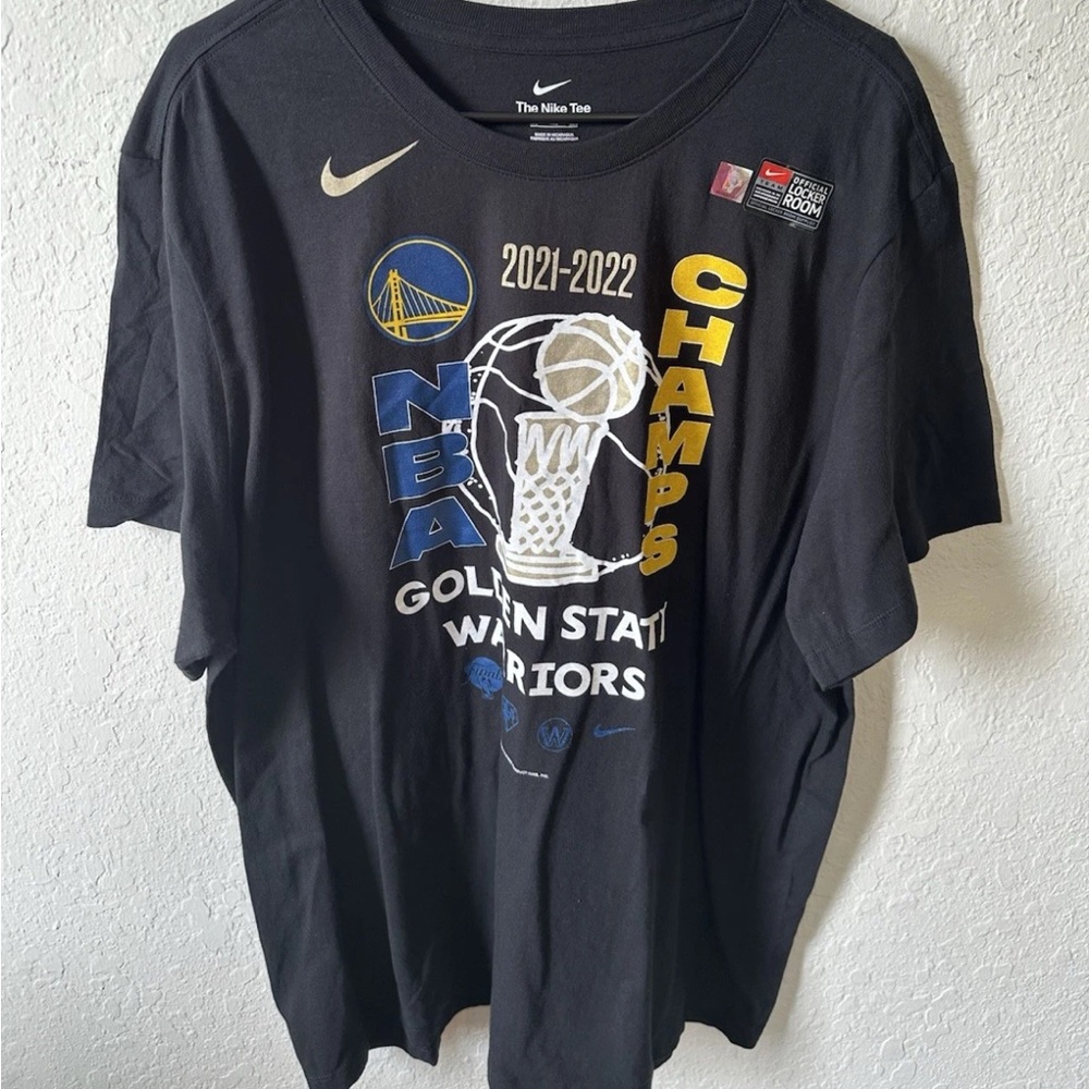 MEN’S GOLDEN STATE WARRIORS NIKE 2022 NBA FINALS CHAMPIONS LOCKER T-SHIRT 2XL